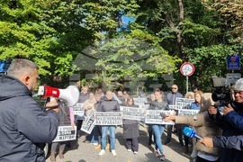Пловдив - протест - клиника „Медикус Алфа“