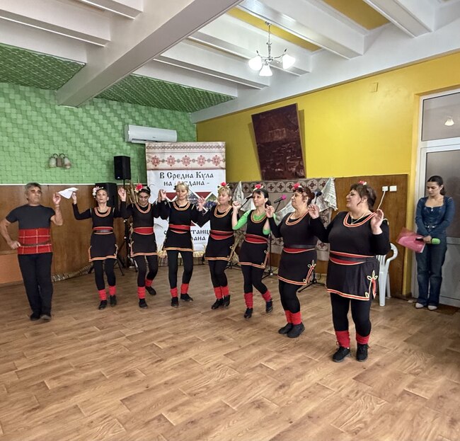 Община Русе: Фолклорен празник събра самодейци и жители в Средна кула