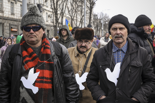 Властите в Молдова са на тръни заради разпалвани от проруска партия протести и следващи хибридни атаки