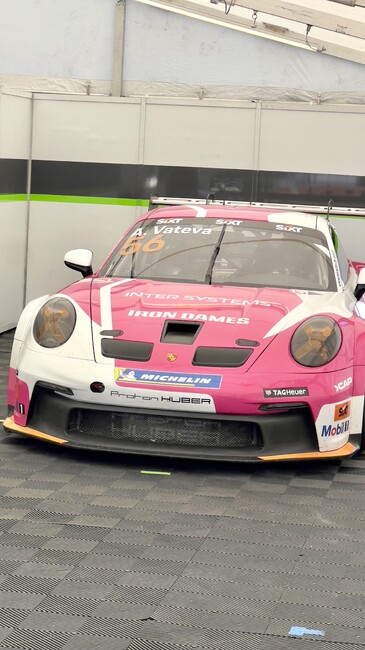 Българката Александра Вътева завърши на шеста позиция в последния кръг на престижна автомобилна надпревара