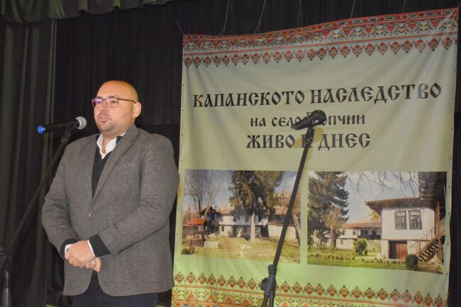 Община Разград: Кметът Добрин Добрев поздрави самодейците от село Топчии за 130-годишнината от създаването на НЧ”Просвета 1895”