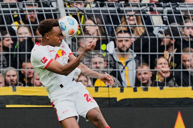 19-годишният футболист на РБ Лайпциг Асан Уедраого ще бъде извън игра няколко седмици заради контузия