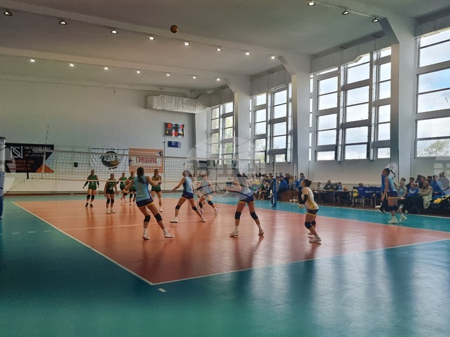 Марица (Пловдив) откри с победа над Троян Волей второто издание на волейболния турнир в памет на треньора Стефка Великова в Плевен