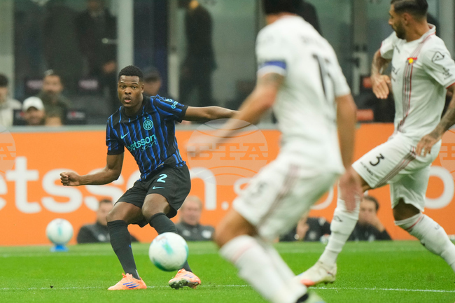 Защитникът на Интер Дензъл Дъмфрис ще отсъства от терена между два и три месеца