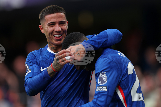 Енцо Фернандес напусна лагера на Аржентина заради контузия