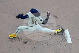 NLDS Cubs Brewers Baseball