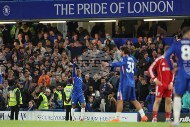 Челси достигна до драматична победа срещу Ливърпул