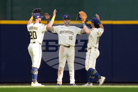 NLDS Cubs Brewers Baseball