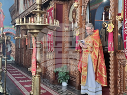 Шумен - църква - „Свети Три Светители“ - неделна служба