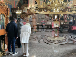 Шумен - църква - „Свети Три Светители“ - неделна служба