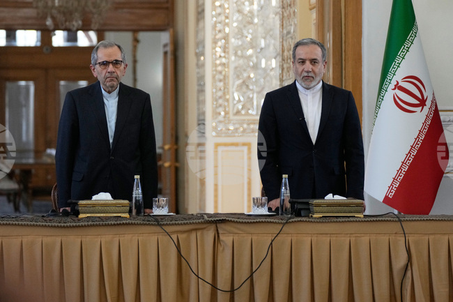 Иран е готов да предприеме всички необходими стъпки, за да постигне споразумение със САЩ, заяви иранският заместник външен министър