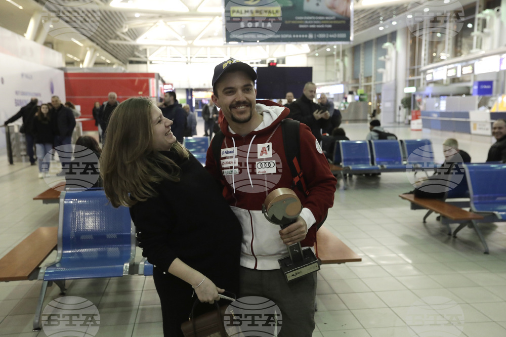 Летище София - Алберт Попов - посрещане