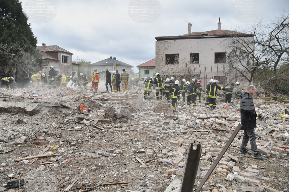 Цех в украинския град Лвов бе поразен при руския удар с ракета "Орешник", съобщи Киев