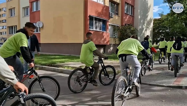 Над сто велосипедисти се включиха в осмото издание на традиционния велопоход в Перник
