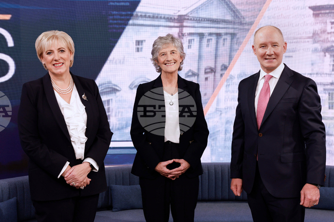 Ирландия избира днес новия си президент измежду две жени