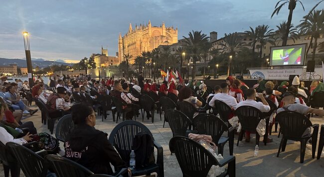 Документалният филм „Магията на българското хоро“ беше представен за първи път днес по време на Международния фолклорен фестивал „БалканФолк“ в Палма де Майорка