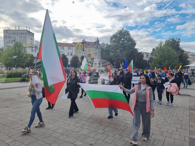 Плевенчани се събраха отново на протест срещу безводието