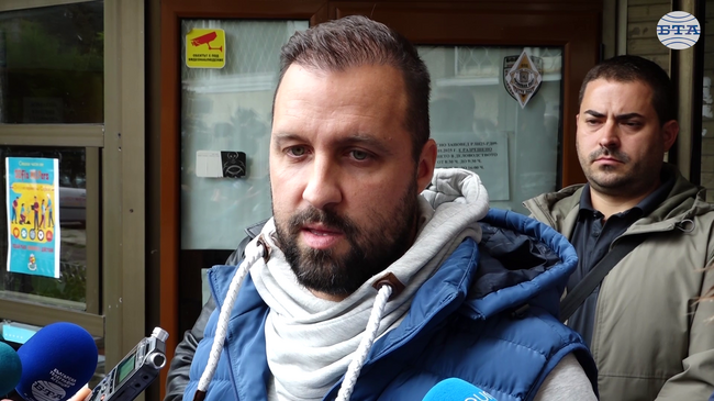 От общо осем големи контейнера, които следва да бъдат разположени в „Люлин“, има само един, каза кметът на района Георги Тодоров