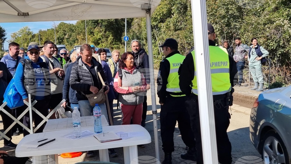 Ограничават напълно достъпа до Елените заради разрушената инфраструктура, силната напоеност на почвата и очакваните нови валежи 