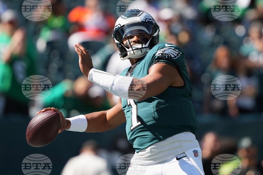 Broncos Eagles Football