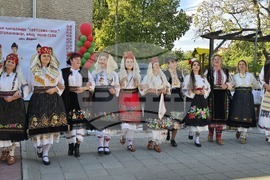 Село Неговановци - празник на народната носия