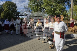 Село Неговановци - празник на народната носия