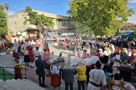 Село Неговановци - празник на народната носия