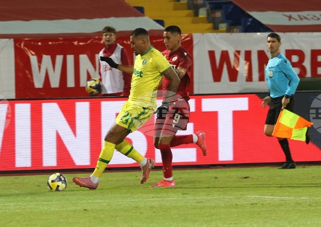 ЦСКА и Лудогорец завършиха без голове 