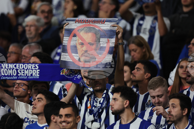 Порто и Бенфика завършиха наравно при завръщането на Моуриньо