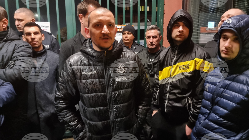 Пловдив - фенове на Ботев - протест - Тодор Неделев