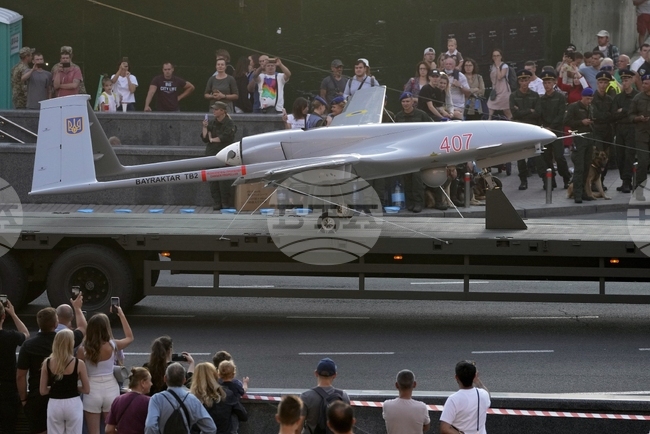 Хърватия представи новите си безпилотни бойни самолети „Байрактар“