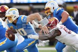 Commanders Chargers Football