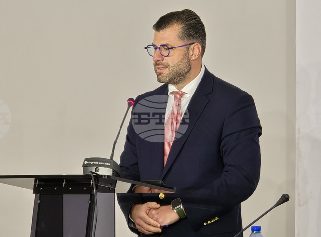 Членството в еврозоната е предпоставка за по-бърз икономически растеж и интеграция, каза зам.-министър Методи Методиев в Ловеч