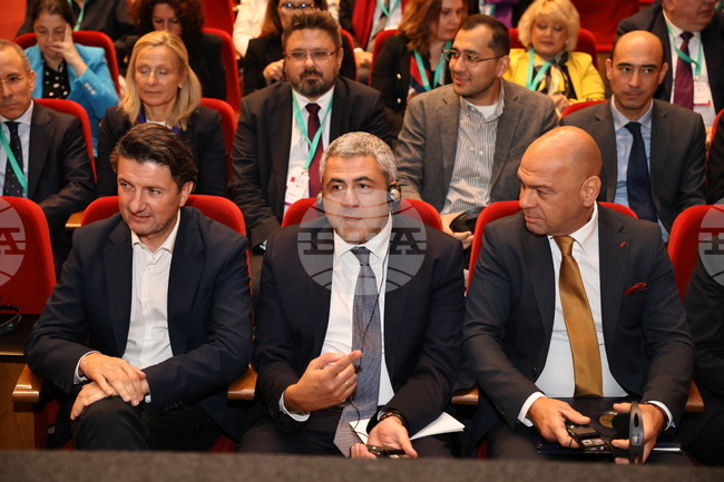 Виненият туризъм като двигател на устойчиво развитие беше сред темите, засегнати в първия ден на Глобалната конференция за винен туризъм на UN Tourism в Пловдив