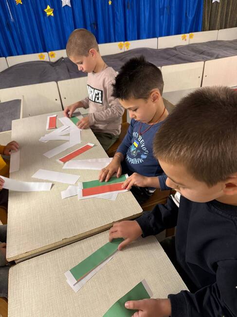 Децата от детска градина „Теремок“ в украинския град Измаил се запознаха с българската култура и национални символи