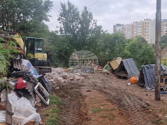 В Хасково започна изпълнение на заповеди за премахване на незаконни постройки
