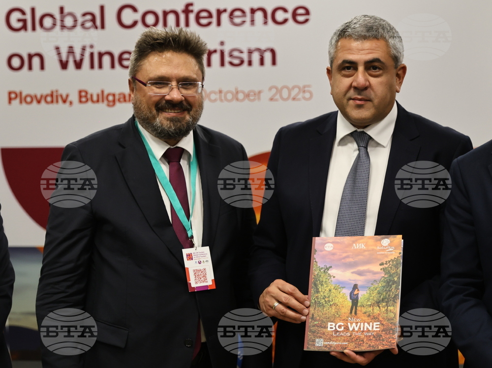 BTA Director General Presents Secretary General of UN World Tourism Organisation with New BG Wine Leads Way Publication