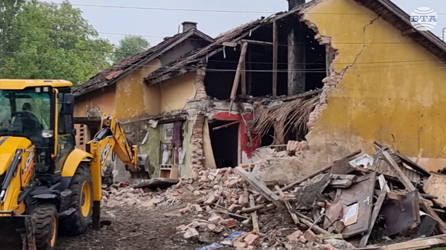 Събарят къщите в края на ж.к. „Младост“ във Враца, на мястото ще бъде издигнат жилищен блок