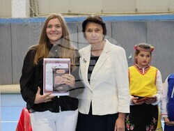 Заместник-министърът на образованието и науката Емилия Лазарова посрещна младите учители в Софийска област