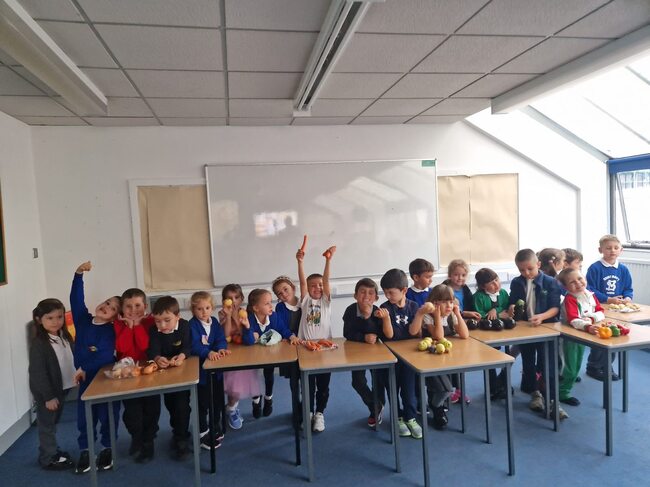 Ролева игра на тема „Есенен пазар“ се състоя в подготвителната група в училище „Българче“ в Лондон