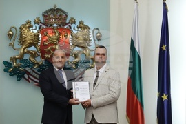 Президентска инициатива - награда „Джон Атанасов“ - отличия - връчване
