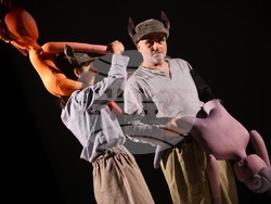 Режисьорът Марий Росен дебютира в кукленото изкуство с „Братята с лъвски сърца“, снимка – Столичен куклен театър/ Милена Стойкова