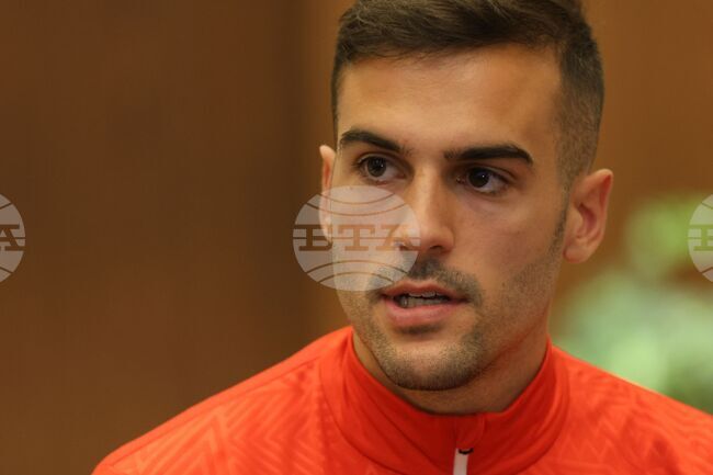 Нападателят Владимир Николов: "Видяхме волейболистите какъв колектив са, аз съм напълно готов и ще дам максимума за България"