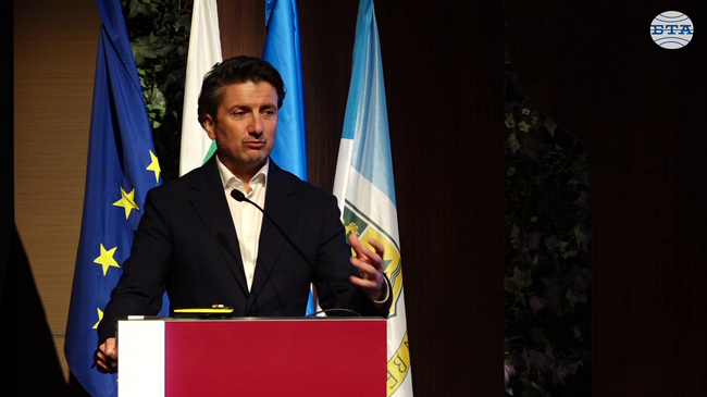 България прие отговорността да е домакин на една от най-големите и важни конференции в световния туризъм - тази за винен туризъм, каза министър Боршош в Пловдив