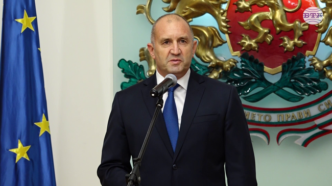 Вярвам, че България ще развива устойчиво своите традиции в интелигентните решения за бъдещето, каза президентът Радев при връчването на наградите „Джон Атанасов“