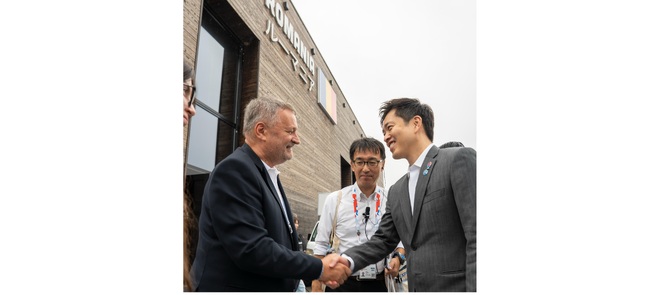 Аджерпрес: Губернаторът на префектура Осака посети павилиона на Румъния на Експо 2025