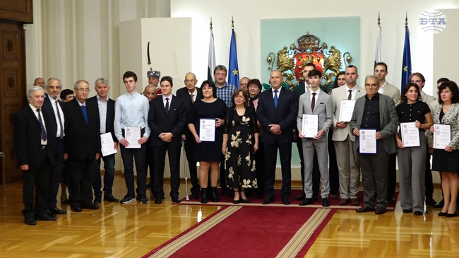 Президентът Румен Радев връчи наградите „Джон Атанасов“ за успехи в компютърните науки