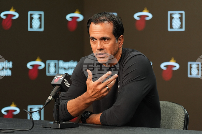 Сполстра ще стане старши треньор на отбора на САЩ по баскетбол