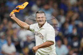 NLDS Cubs Brewers Baseball