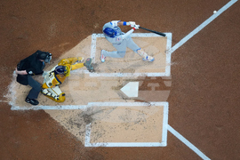 NLDS Cubs Brewers Baseball